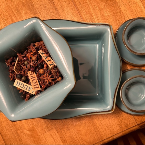 Southern Living Dinnerware Collection - Picture 2 of 2